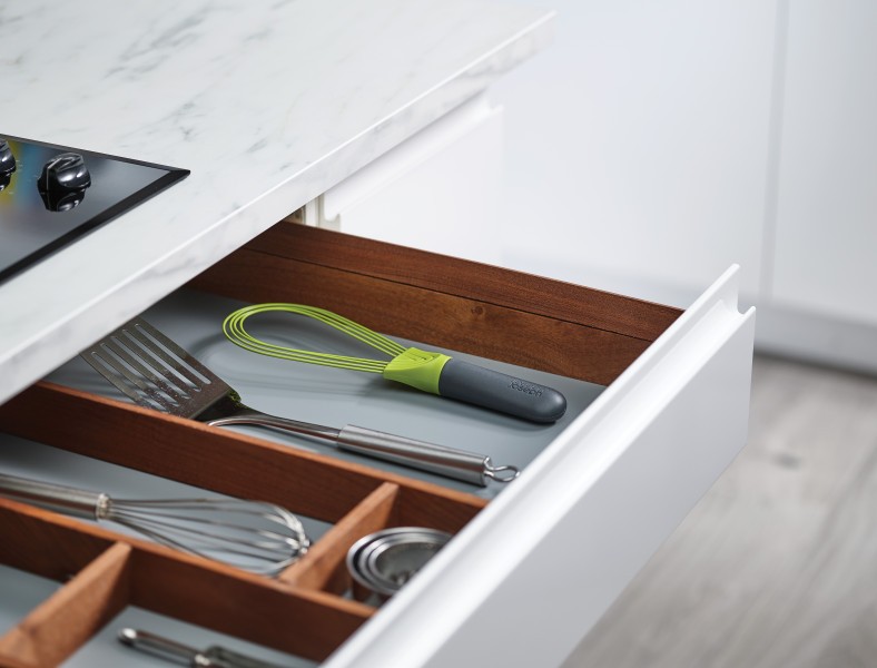 Twist Whisk - Grey/Green  - Joseph Joseph