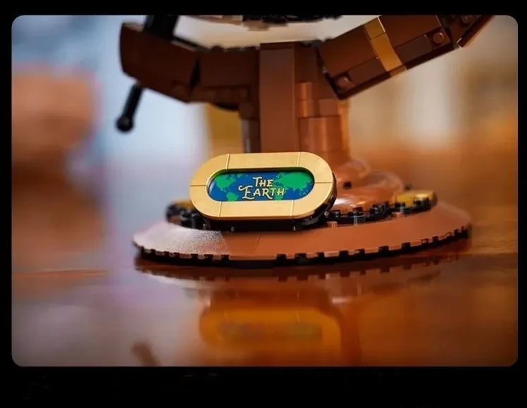 Globe Creative Model Building Block Toy