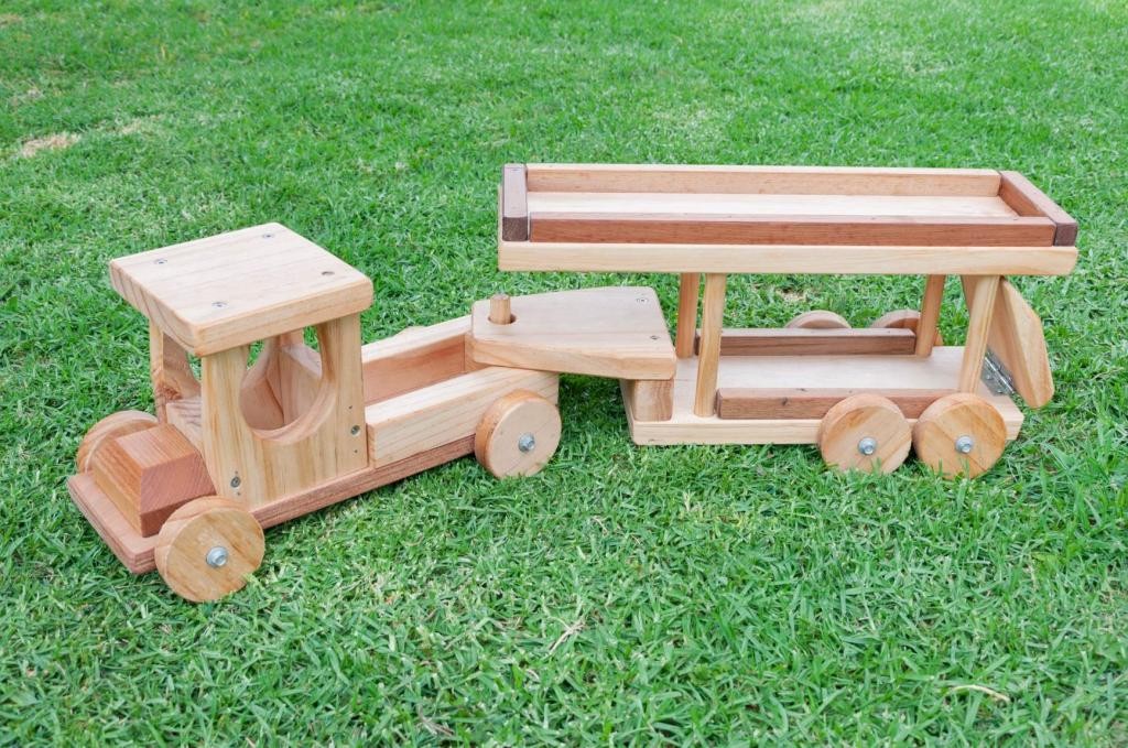 NZ Handmade| Car transporter with three cars New from GiftTree NZ!